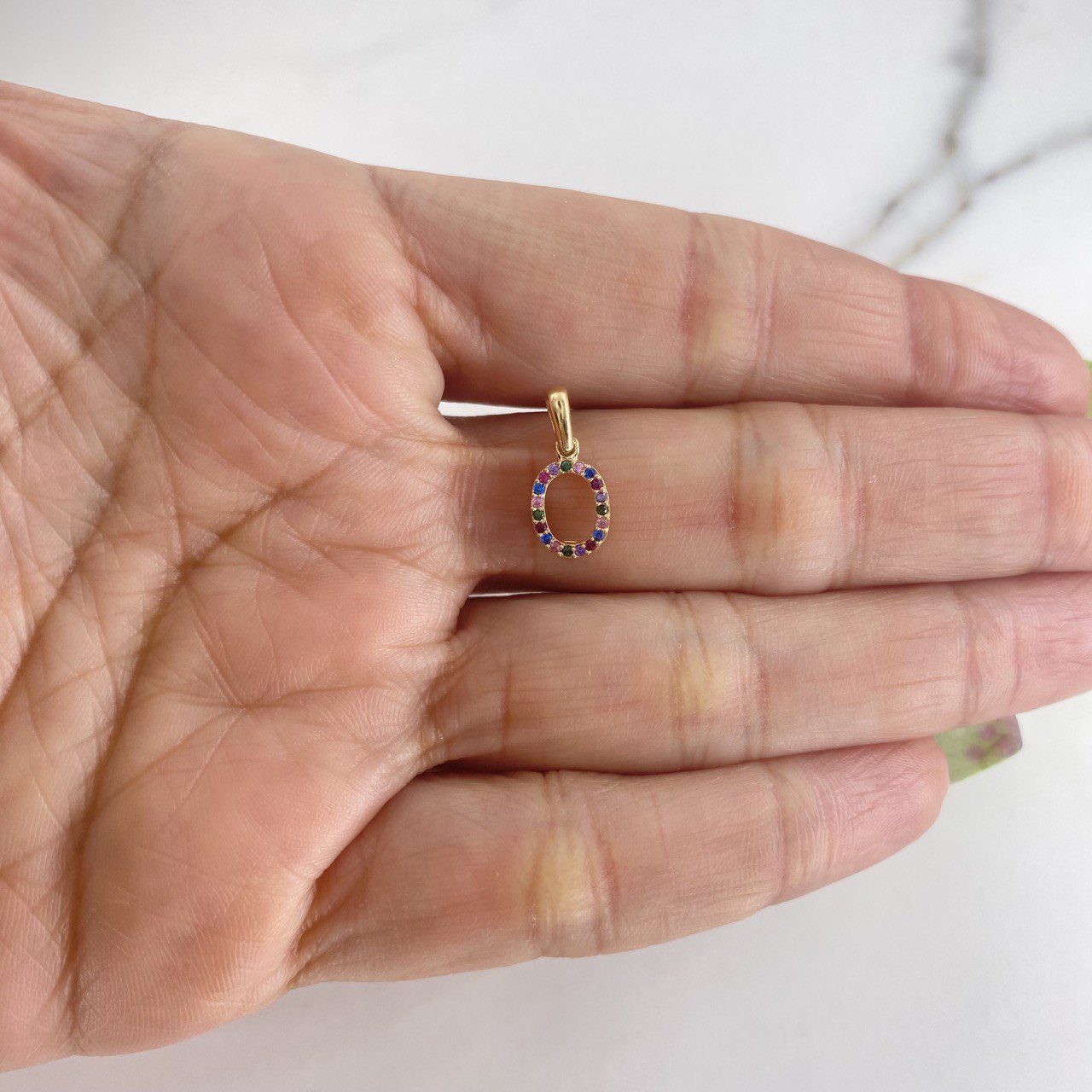 Pendant Letter O 0.65gr / 1.5cm / Colored Zircons Yellow Gold $