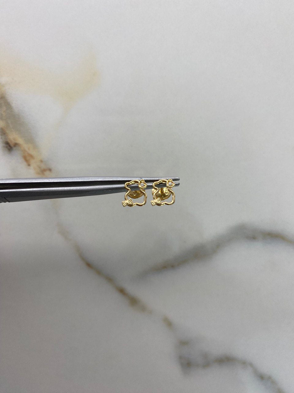 Stud Earrings Bear TS 0.65gr / White Zircon Silhouette Yellow Gold &