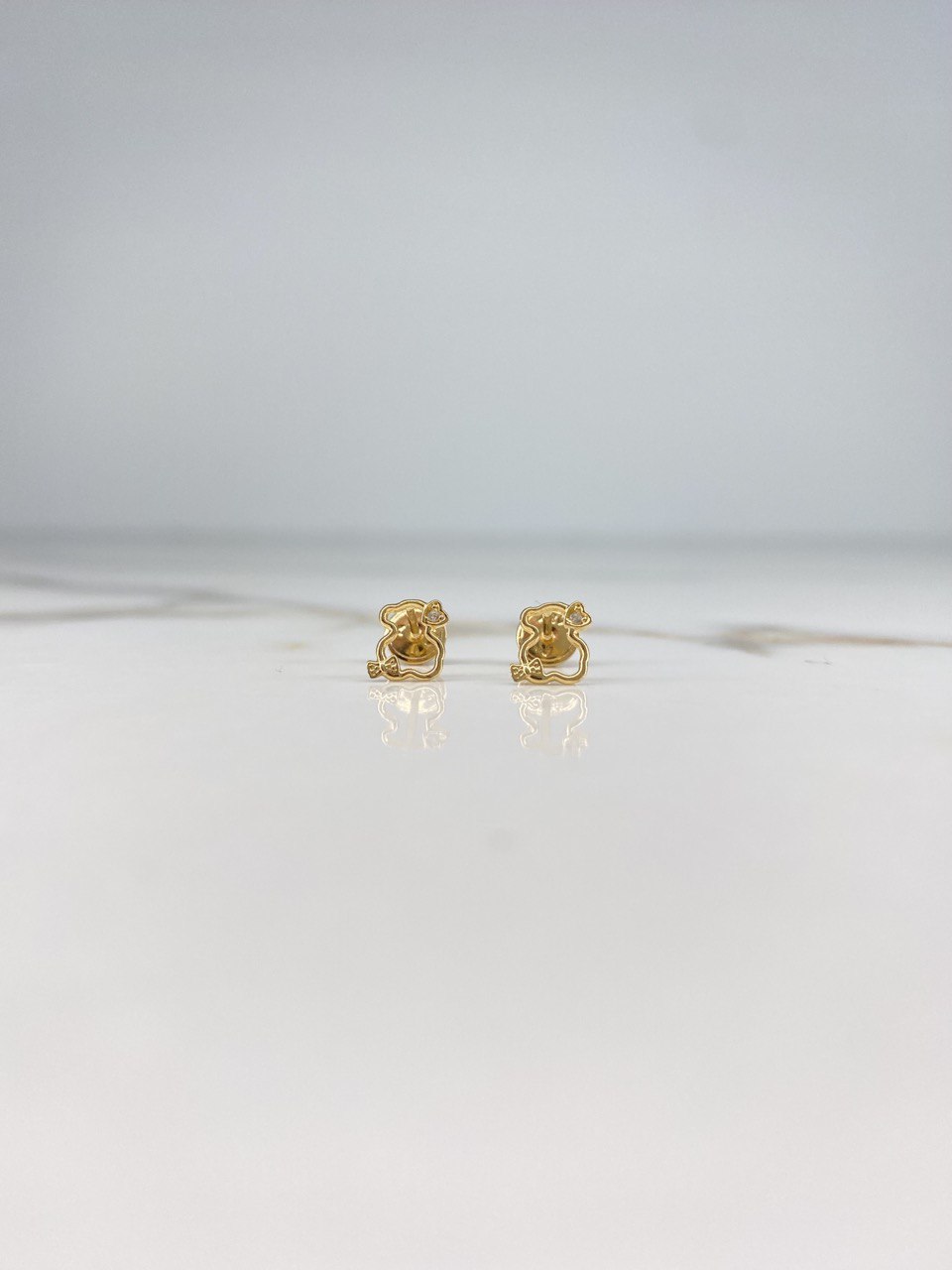 Stud Earrings Bear TS 0.65gr / White Zircon Silhouette Yellow Gold &