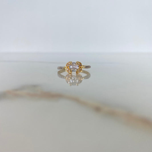 Solitaire Ring Petals 2.35gr / Size 6 3/4 / White Zircons Two Yellow and White Gold &