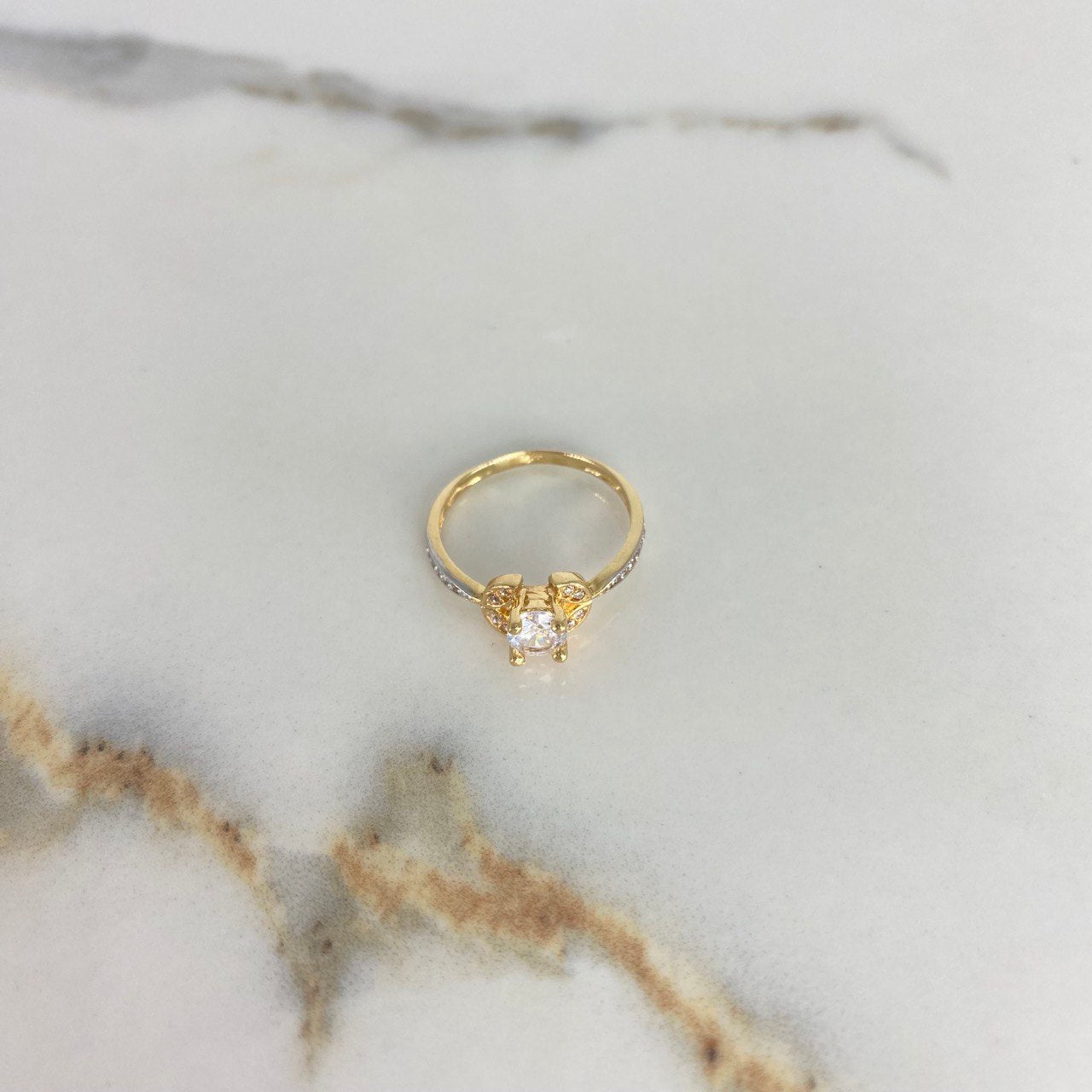 Solitaire Ring Petals 2.35gr / Size 6 3/4 / White Zircons Two Yellow and White Gold &