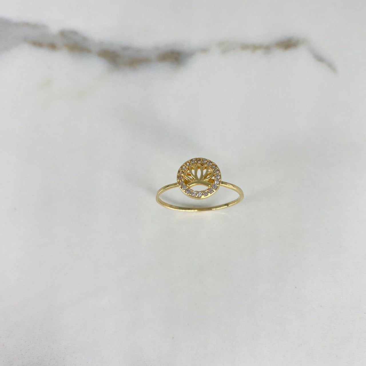 Ring Circle Flower 1.4gr / Size 7 3/4 / White Zircons Yellow Gold &