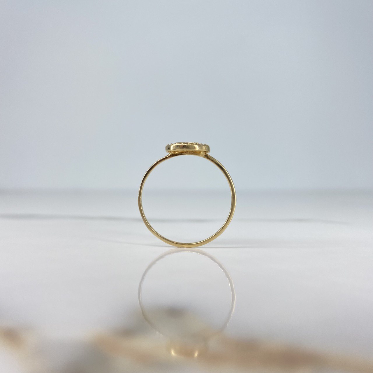 Ring Circle Flower 1.4gr / Size 7 3/4 / White Zircons Yellow Gold &