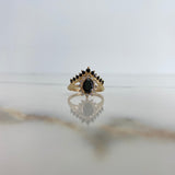 Dryad Flower Ring Crown 3.2gr / Size 6 3/4 / Black and White Zircons Yellow Gold &