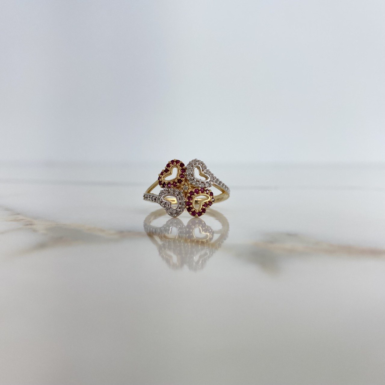 Four Hearts Ring 3.2gr / Size 6 3/4 / White Fuchsia Zircons Two Yellow White Golds &