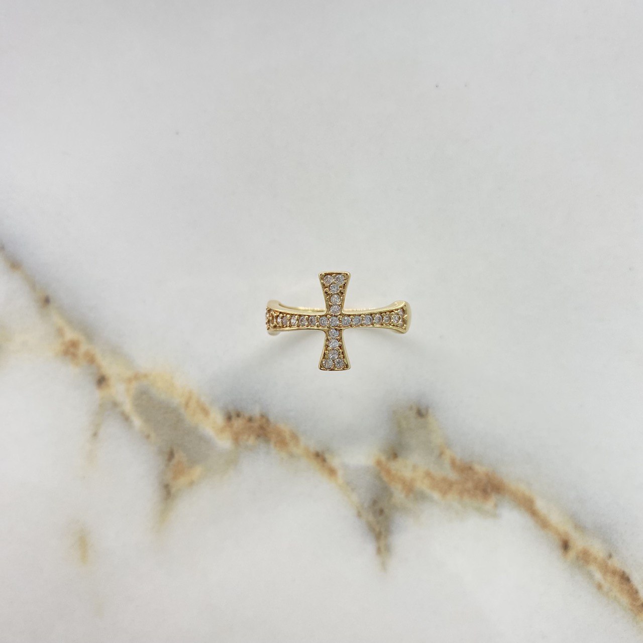 Cross Ring 2.5gr / T6 / White Zircons Yellow Gold &
