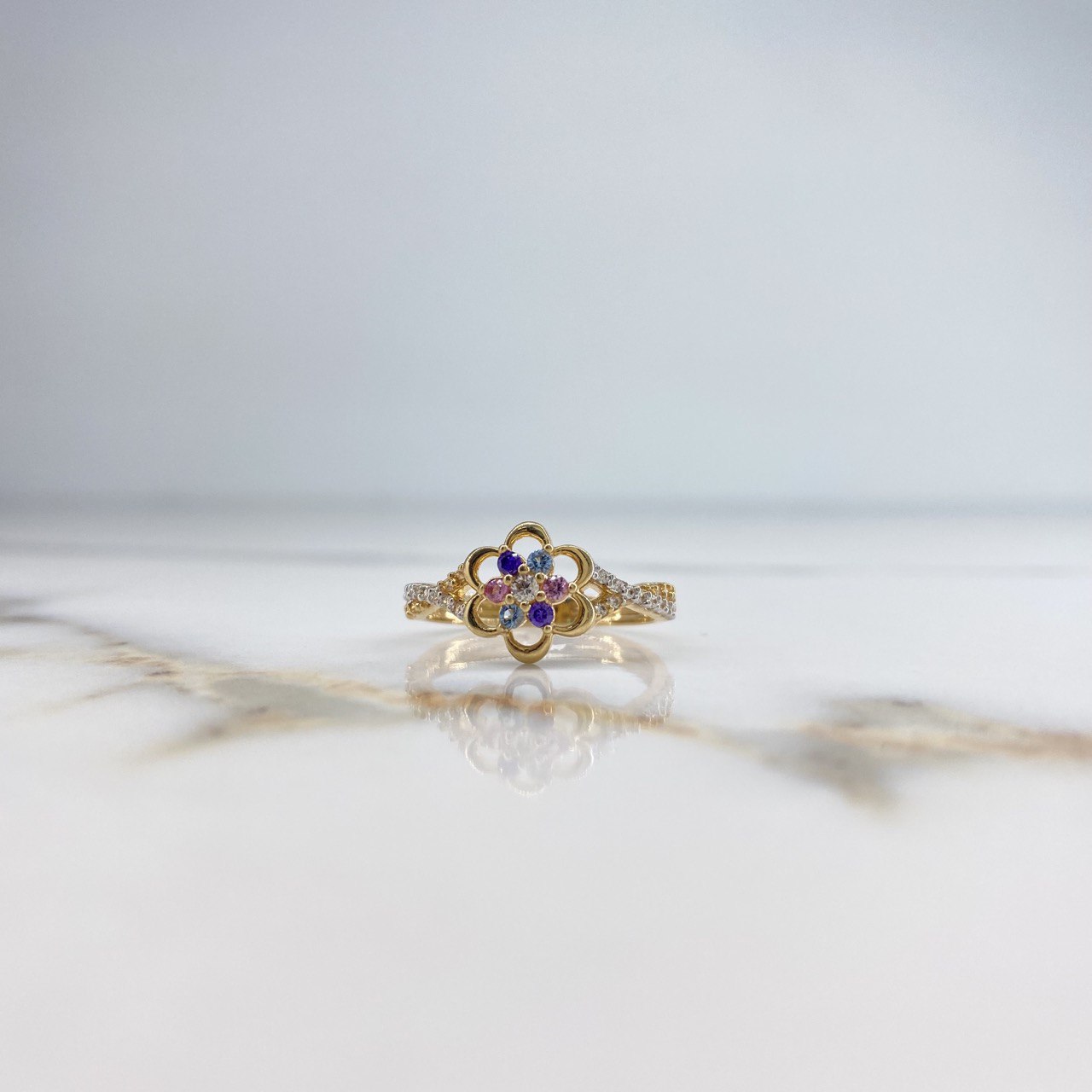 Flower Ring 2.75gr / Size 7 1/4 / Colored Zircons Yellow Gold &