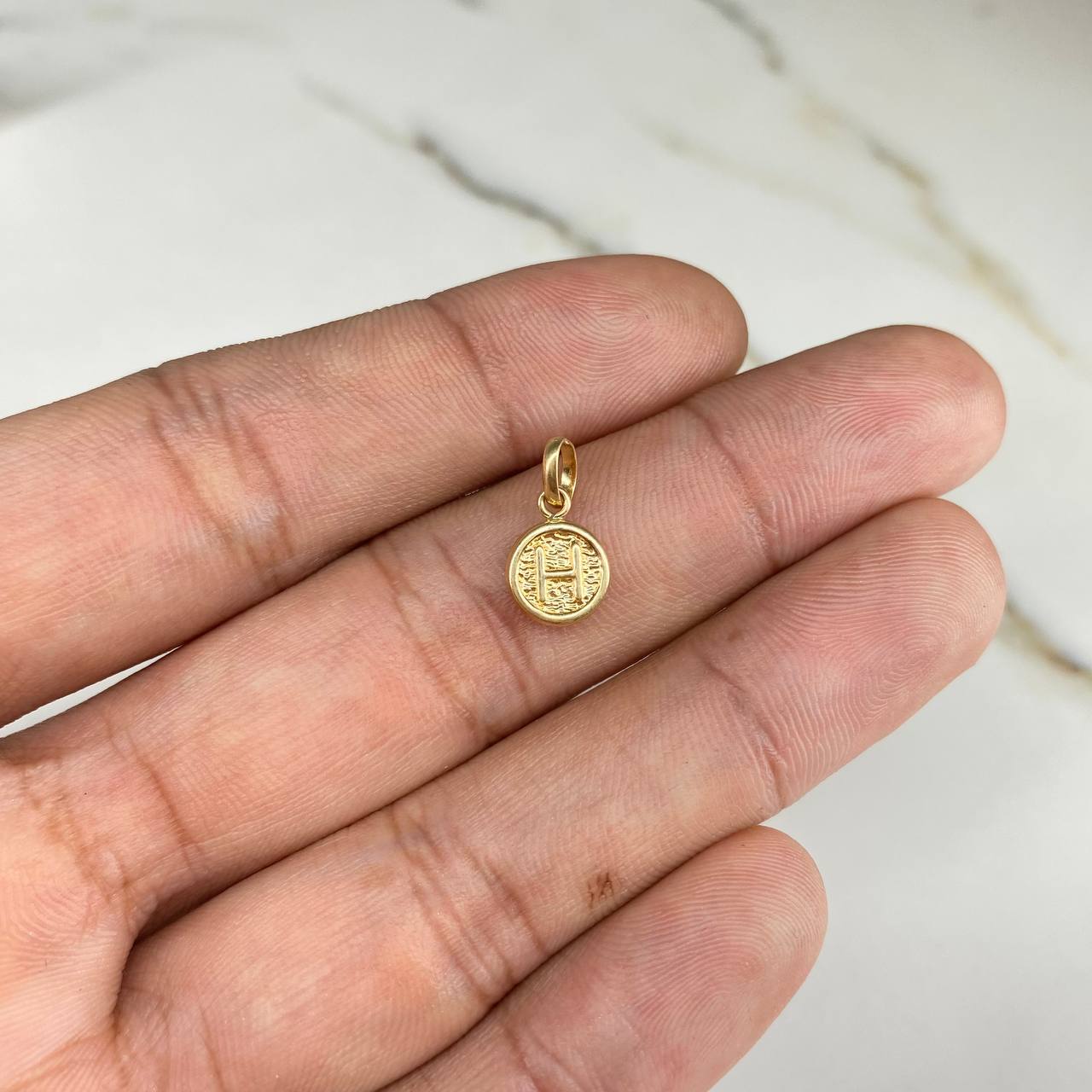 Pendant Letter H 0.35gr / 1.5cm / Smooth Yellow Gold $