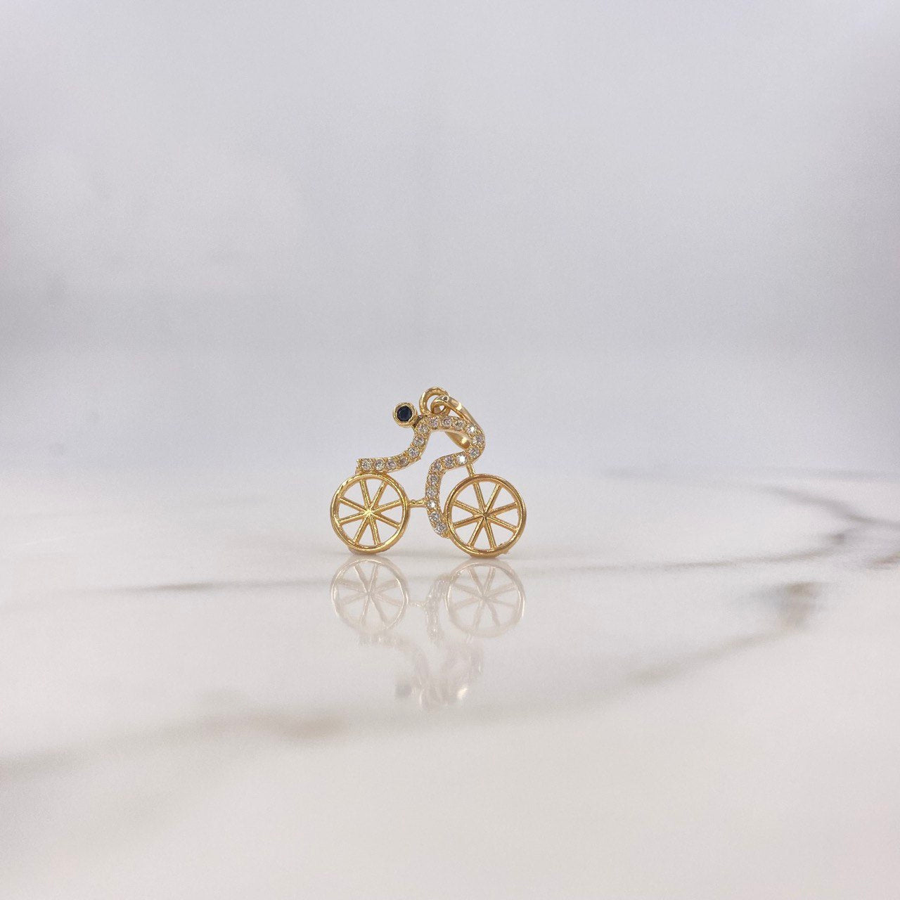 Pendant Cyclist 1.35gr / 2cm / White Zirconia Black Yellow Gold $