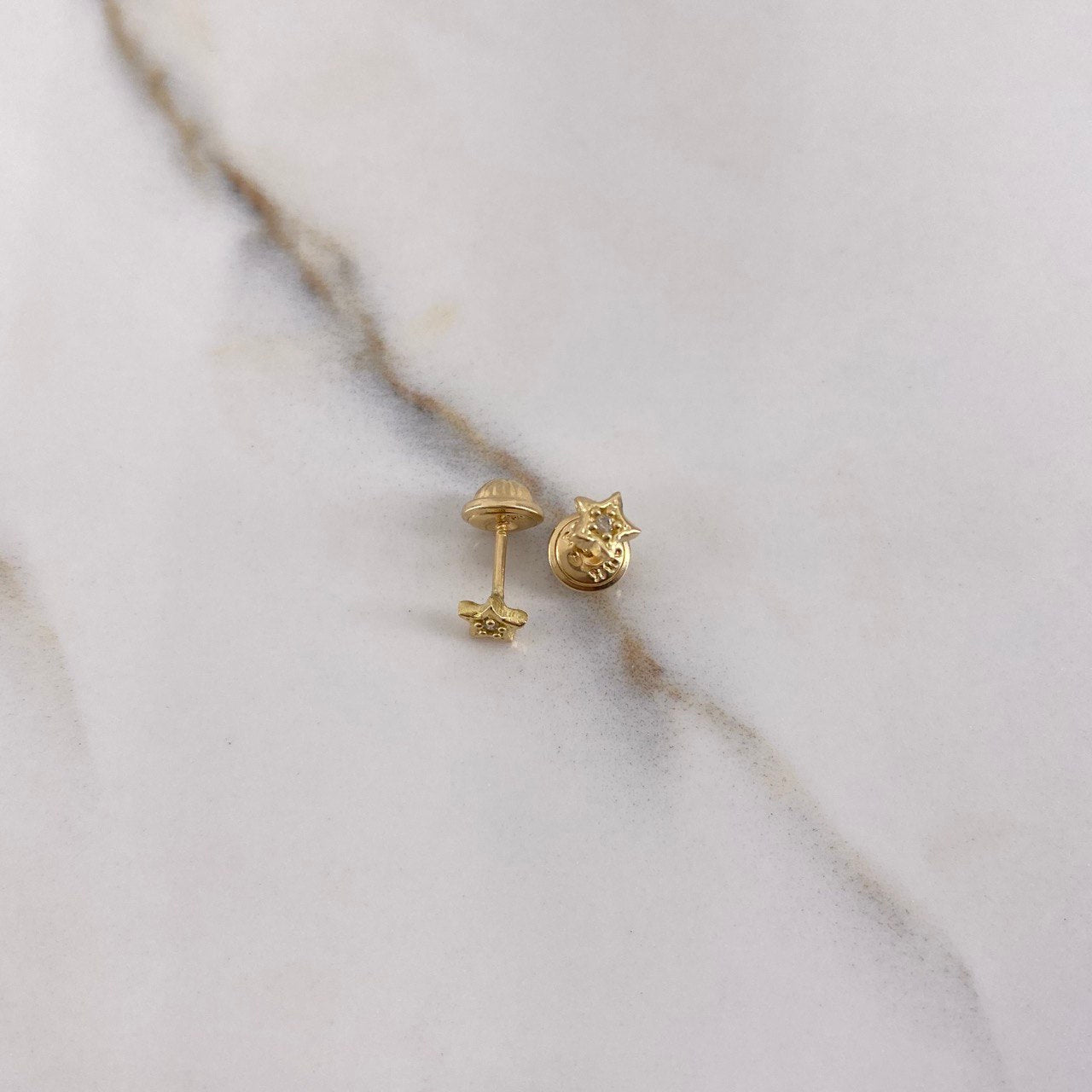 Stud Earrings Star 0.7gr / White Zircon Yellow Gold $