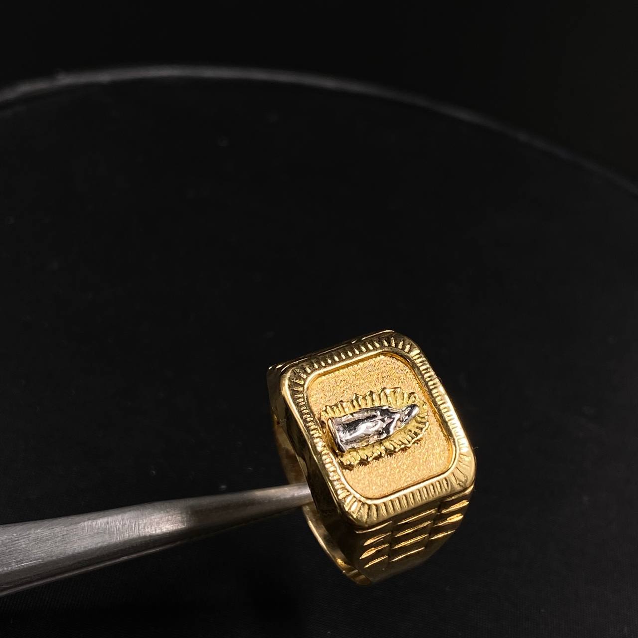 Anillo Virgen de Guadalupe 3.55gr / T9 1/2 Dos Oros Amarillo Blanco &
