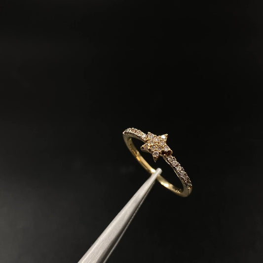 Star Ring 2gr / Size 7 1/4 / White Zircons Yellow Gold&