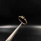 Ring Xo 1.15gr / Size 6 3/4 / White Zircons Yellow Gold&