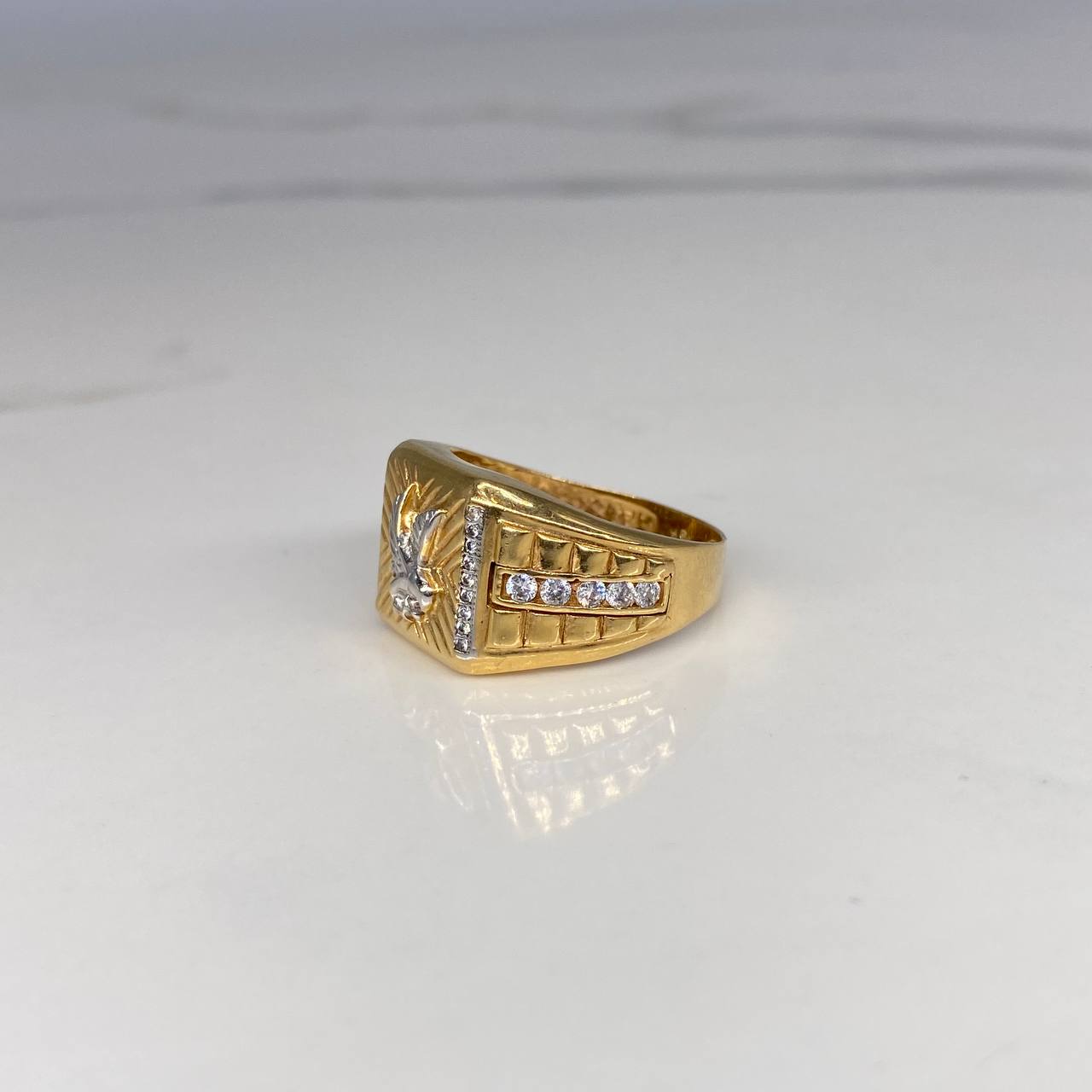 Eagle Signet Ring 10.55gr / Size 10 White Zircons Two Yellow and White Golds$