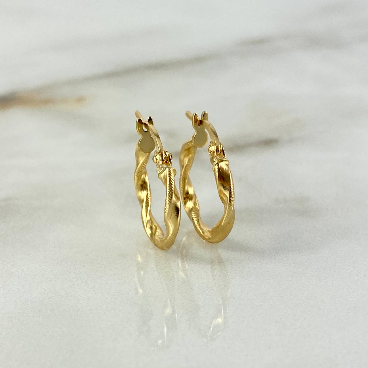 Hoop Earrings Deis 1.6gr / 1.8cm / Striped Twisted 18K Yellow Gold
