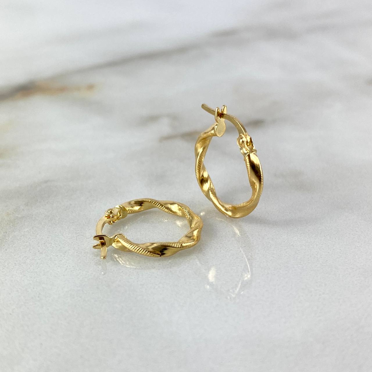 Hoop Earrings Deis 1.6gr / 1.8cm / Striped Twisted 18K Yellow Gold