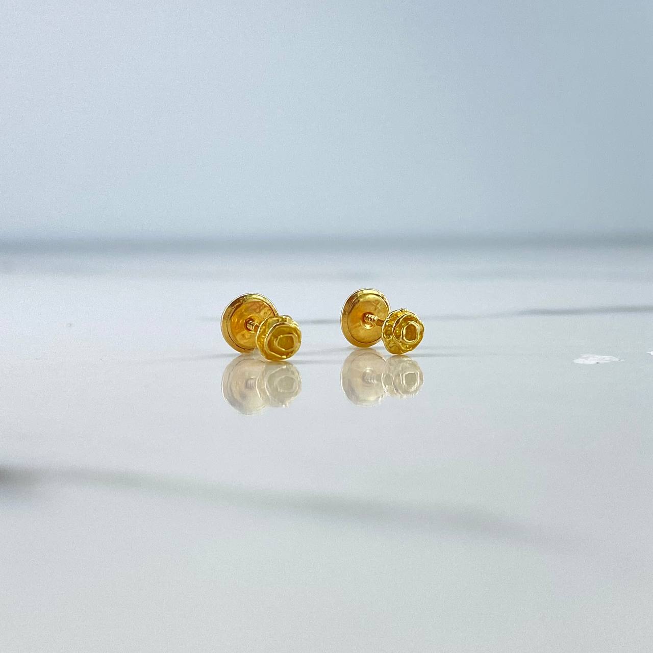 Stud Earrings Pink 0.85gr / Smooth Yellow Gold$