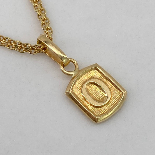 Pendant Letter O Frame 0.35gr / 1.5cm / Smooth Yellow Gold $