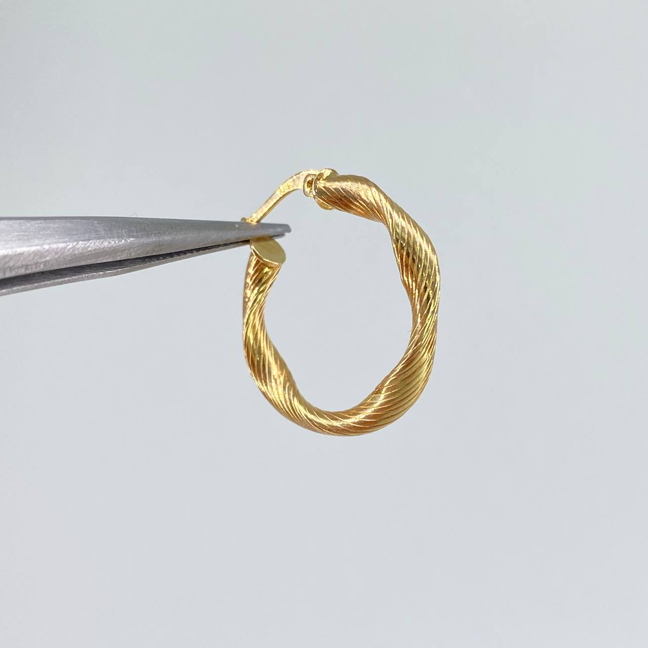 Hoop Earrings Beautiful 2.35gr / 2.5cm / Striped Twisted Yellow Gold &