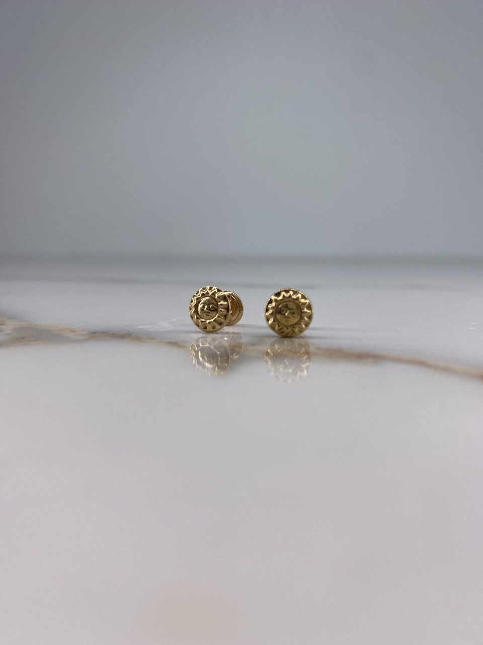 Stud Earrings Sol 0.85gr / Yellow Gold &