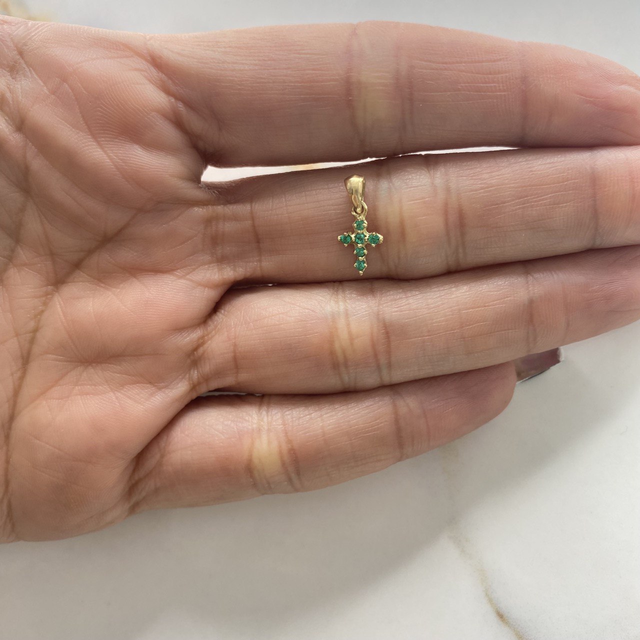 Pendant Cross 0.55gr / 1.5cm / Mini 20pts Emerald Yellow Gold (Jewel) $