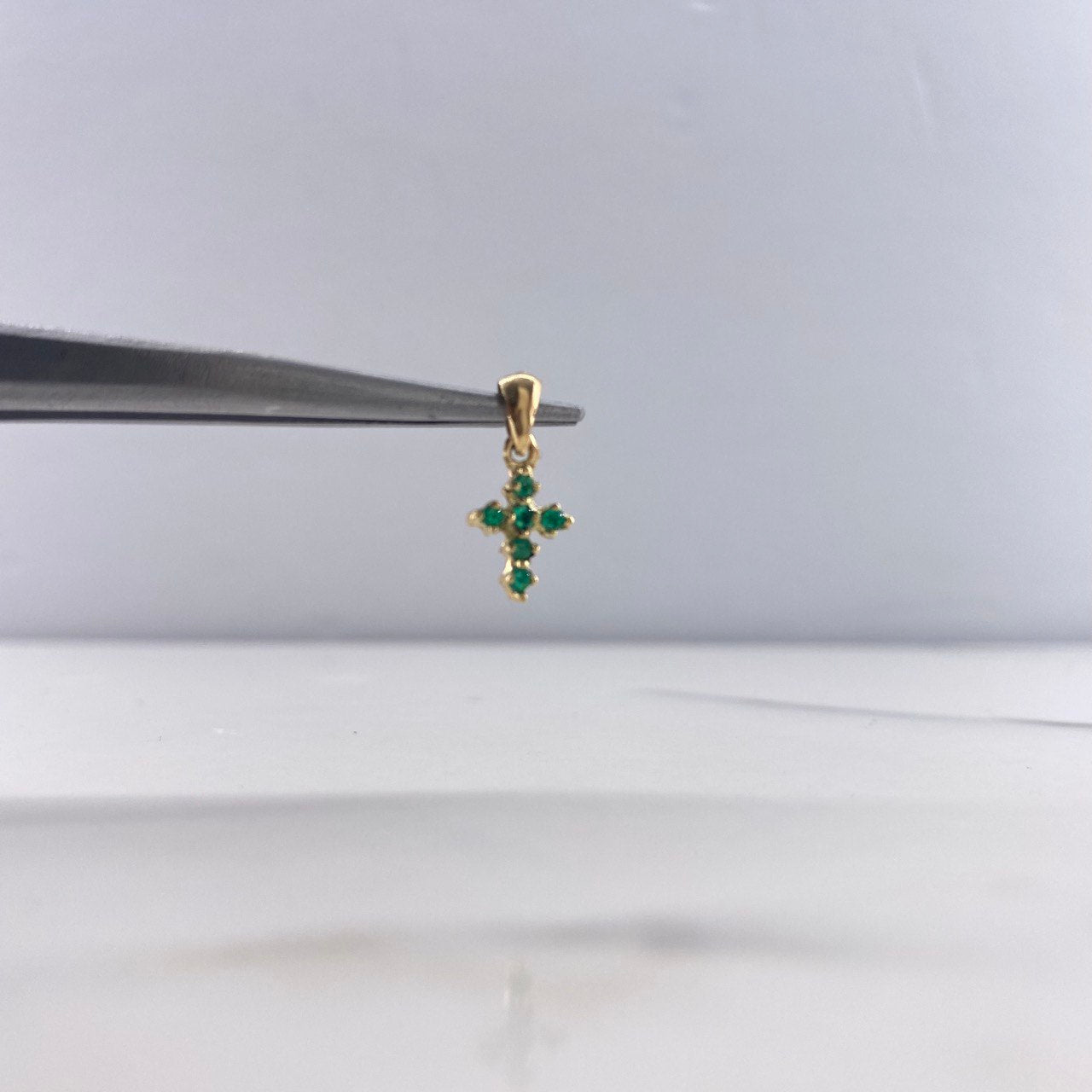 Pendant Cross 0.55gr / 1.5cm / Mini 20pts Emerald Yellow Gold (Jewel) $