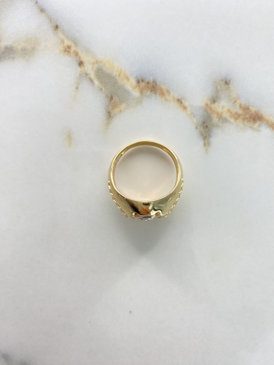 Anchor Ring 7.85gr / 10 / White Zircons Three Golds $