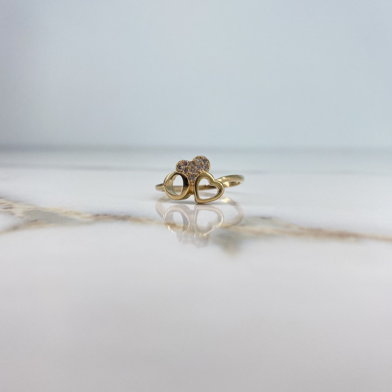 Three Hearts Ring 2.55gr / Size 7 1/4 / White Zircons Yellow Gold &