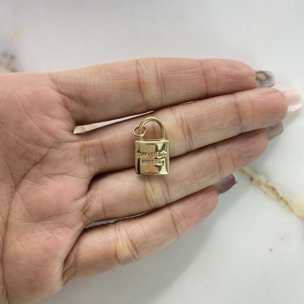 Pendant Lock 1.55gr / 2cm / Yellow Gold Stamped &