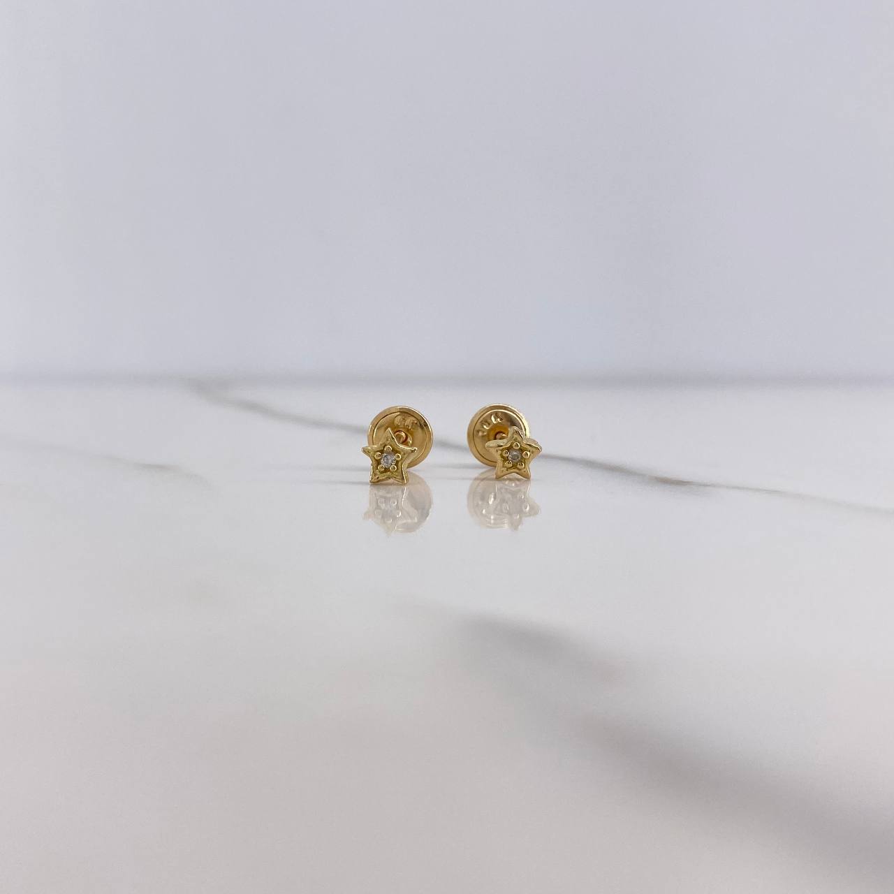 Stud Earrings Star 0.7gr / White Zircon Yellow Gold $