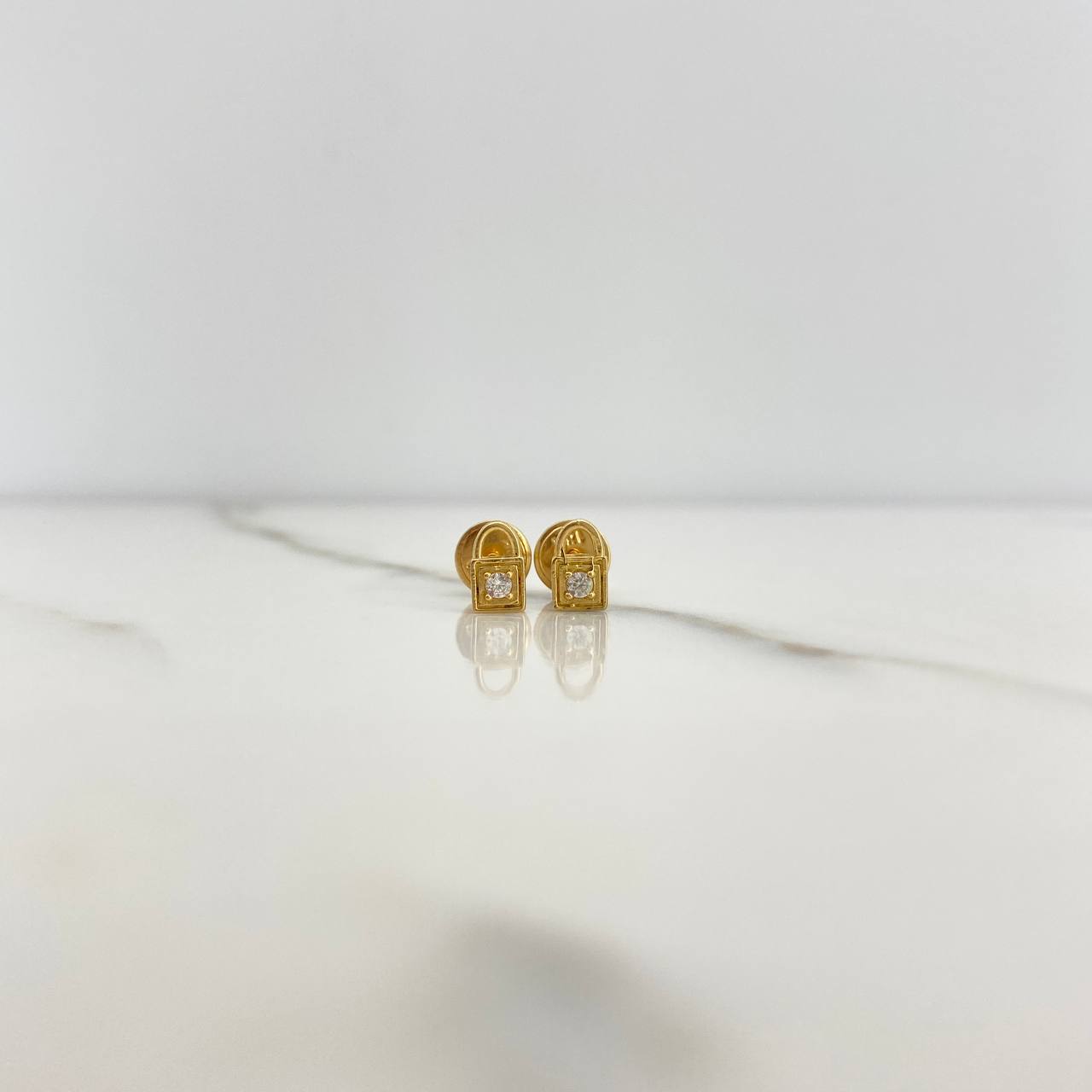 Stud Earrings Lock 0.7gr / White Zircon Yellow Gold $