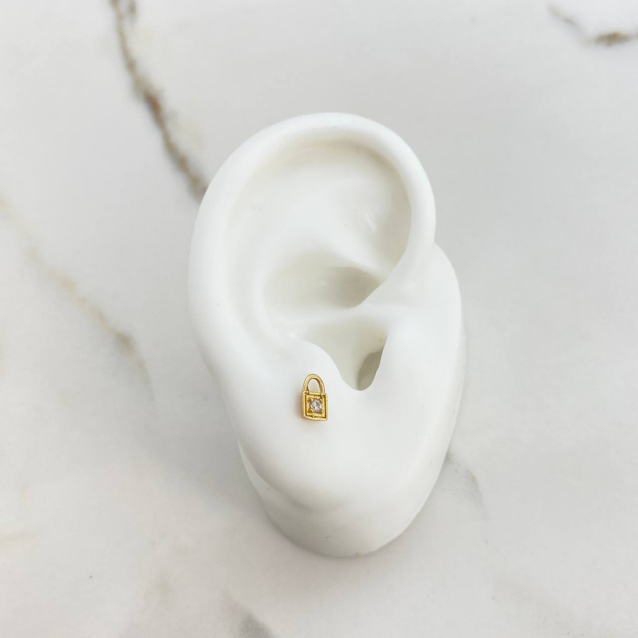 Stud Earrings Lock 0.7gr / White Zircon Yellow Gold $
