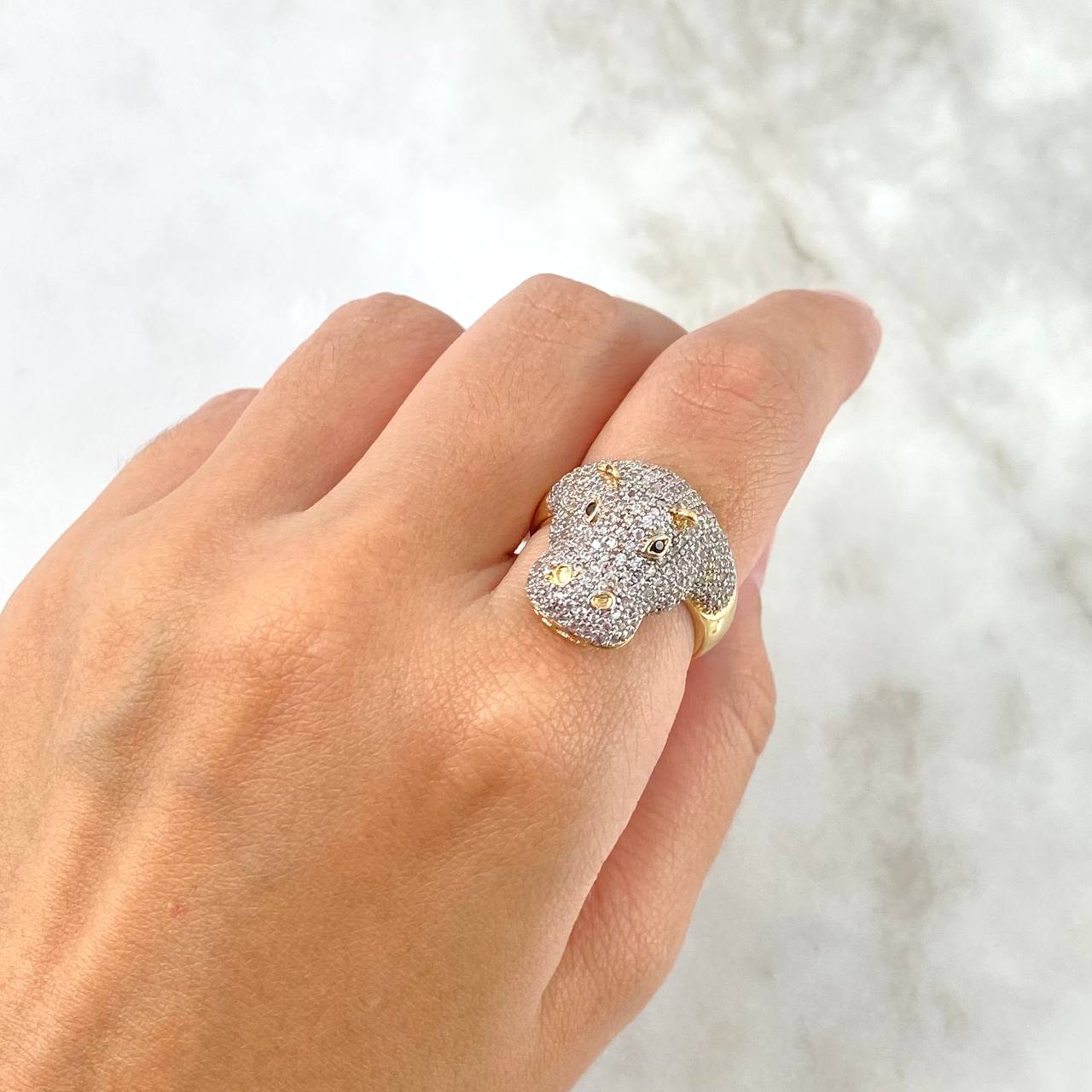 Hippopotamus Ring 8.9gr / Size 8 / White Zircons Black Eyes Yellow Gold