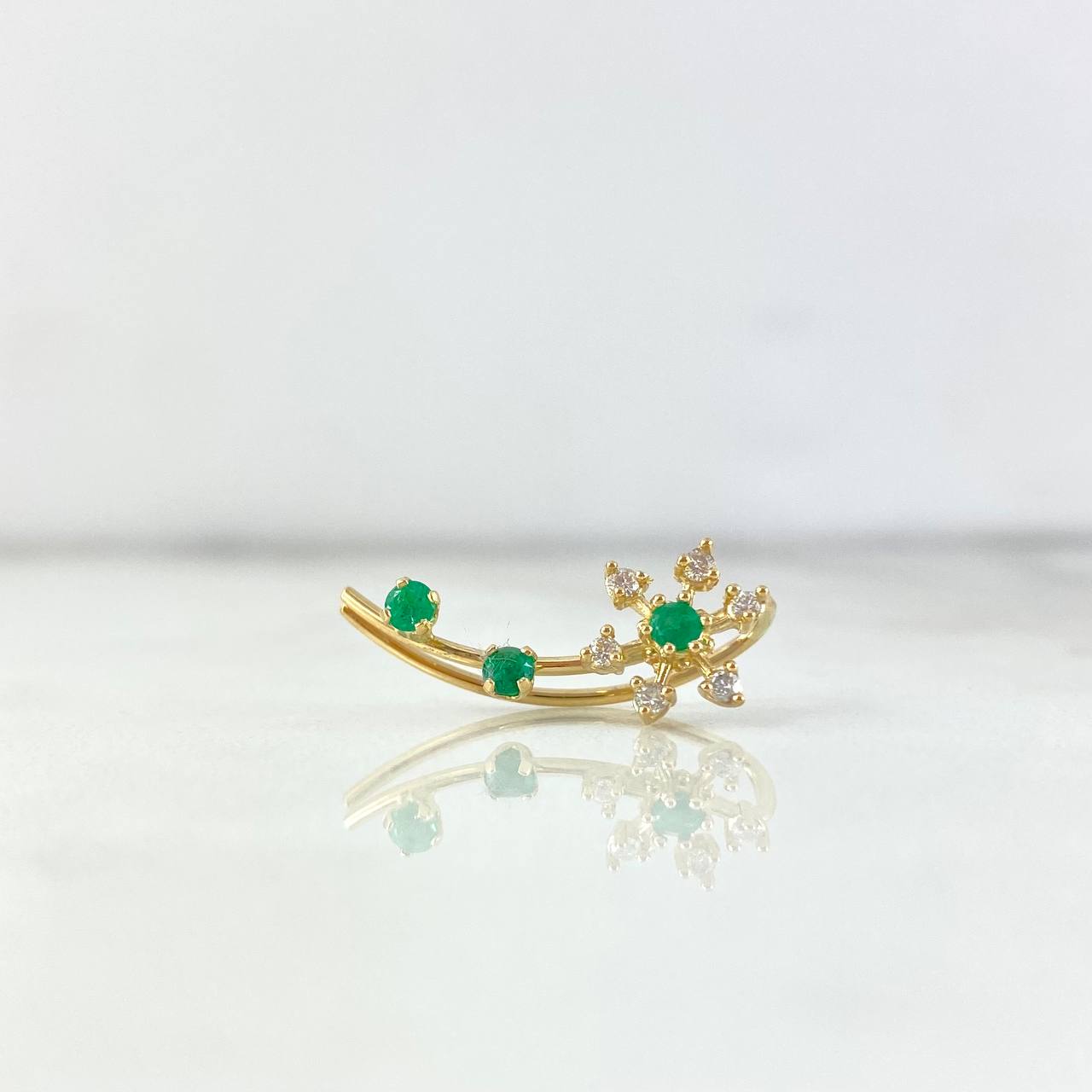 Piercing Earcuff Simulator 1.15gr / 2.2cm / Snowflake Emeralds 20 Pts White Diamonds 12 Pts Yellow Gold (Jewel) *