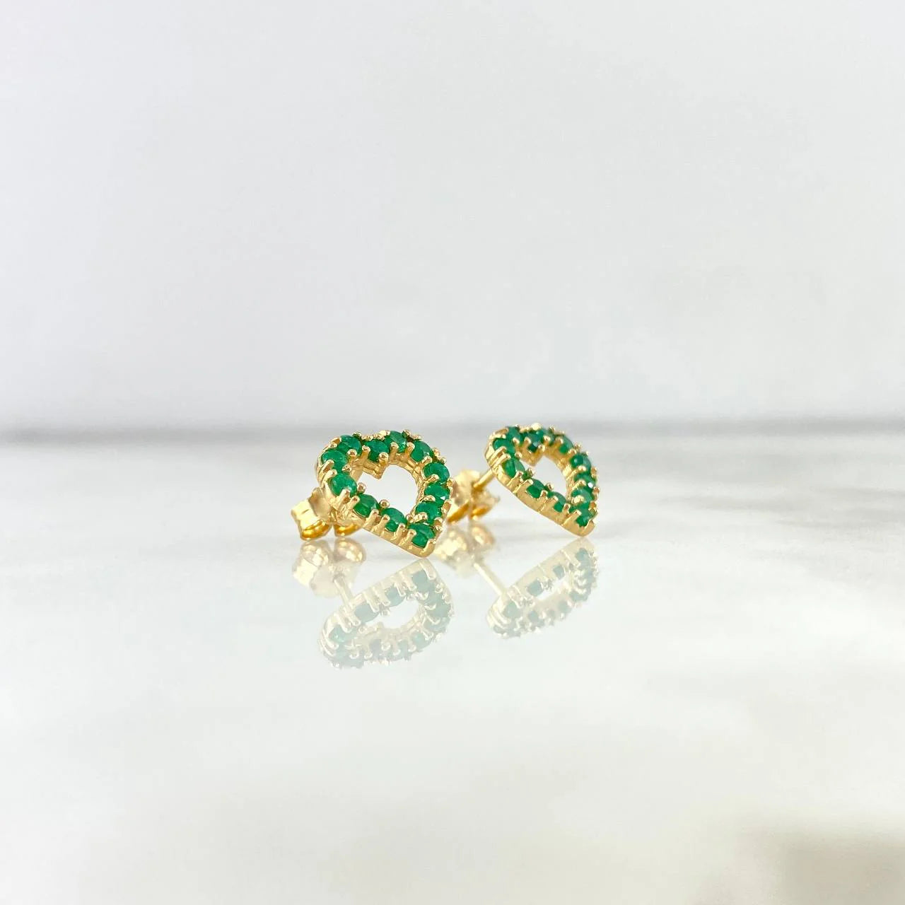 Heart Silhouette Stud Earrings 3.2 g / in / 10.35 mm Yellow Gold 18K