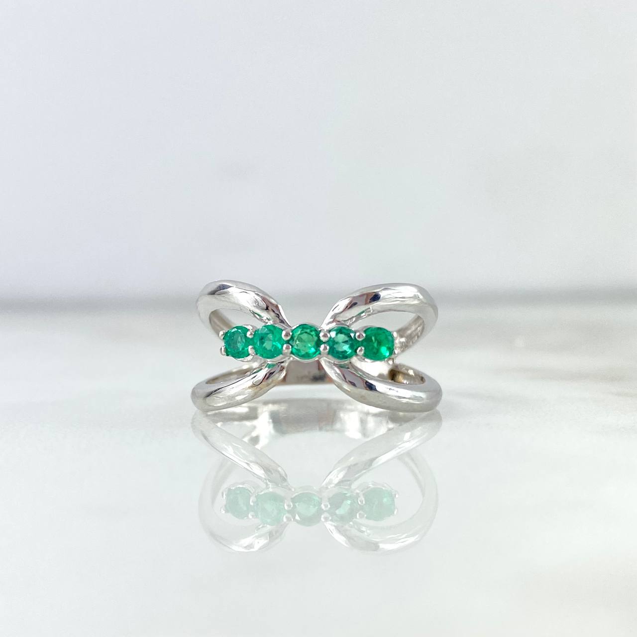 Inverse Infinity Ring 2.6gr / T6 1/2 / Emeralds 27pts White Gold (Jewel)