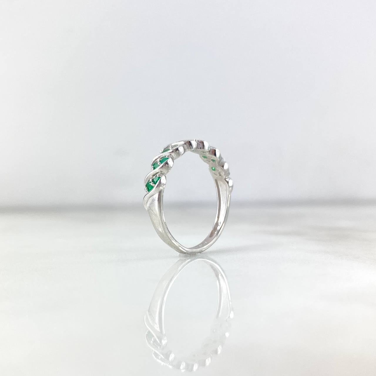 Zigzag Bow Ring 2.55gr / Size 7 1/2 / Emeralds 30pts White Gold (Jewel)