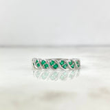 Zigzag Bow Ring 2.55gr / Size 7 1/2 / Emeralds 30pts White Gold (Jewel)