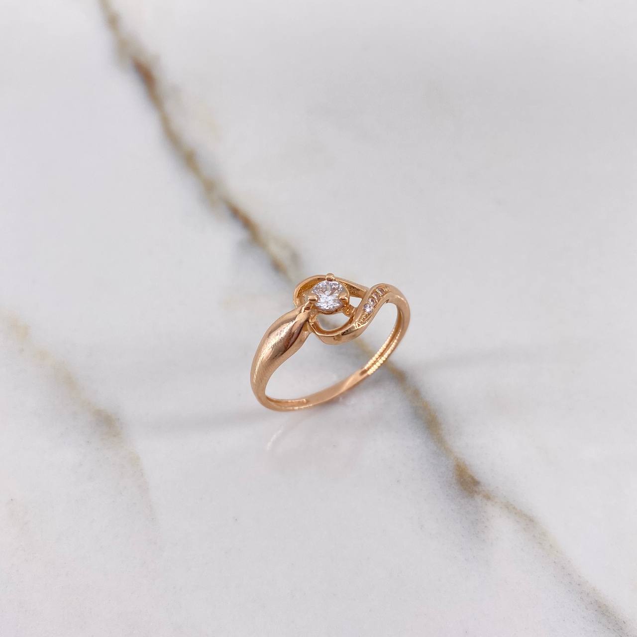 Solitaire Ring Silhouette 2gr / Size 7 1/2 / White Zircons Rose Gold &