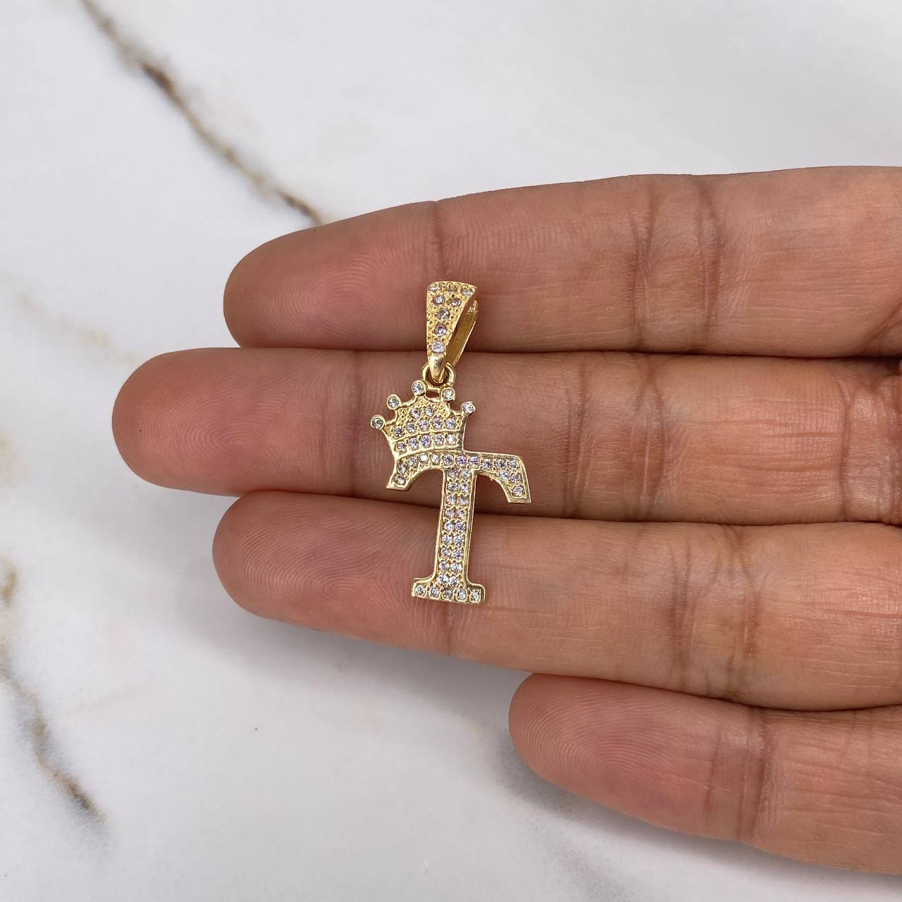Pendant Letter T 2.85gr / 3.2cm / White Zirconia Yellow Gold $