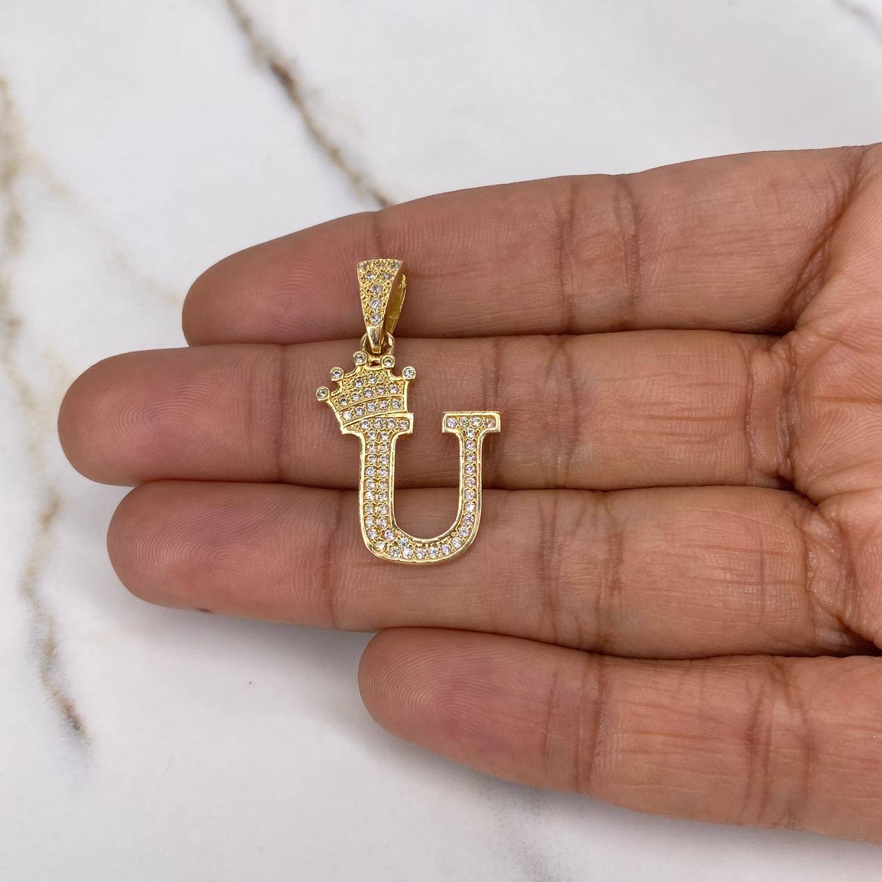 Pendant Letter U 3.45gr / 3.3cm / White Zirconia Yellow Gold $