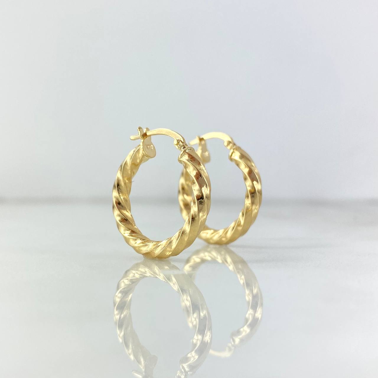 Hoop Earrings Lupe 1.9gr / 2.1cm / Polished 18K Yellow Gold ©