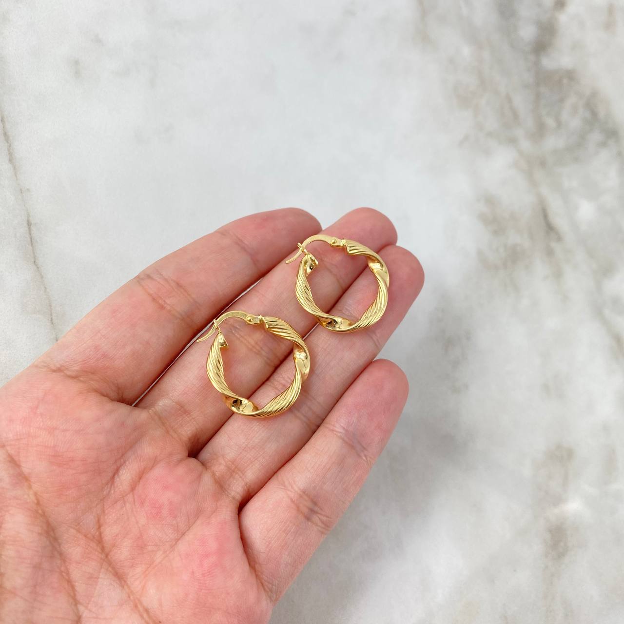 Hoop Earrings Weigh 2.4gr / 2.2cm / Yellow Gold ©