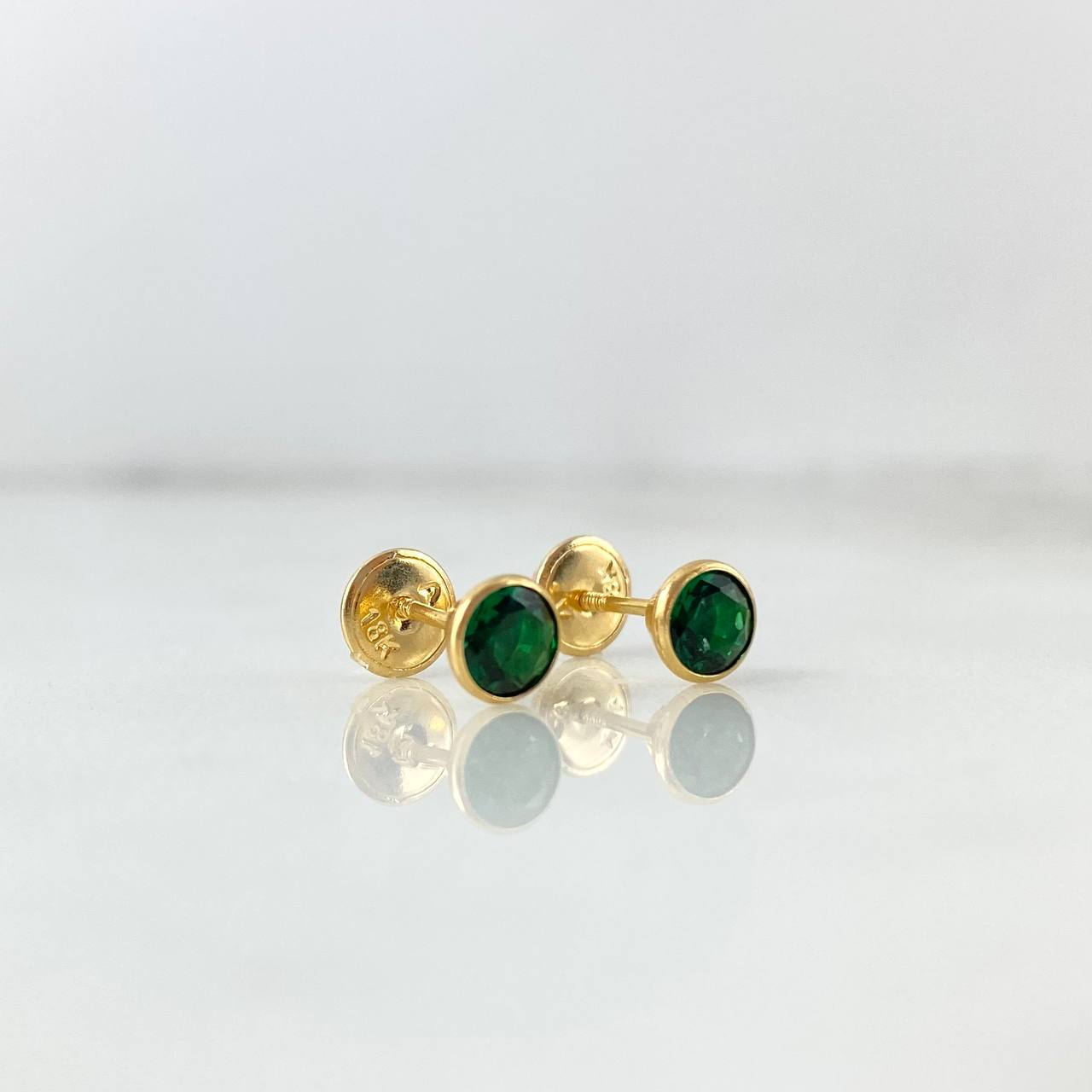 Topos Bisel 0.65gr / 5mm Circon Verde Oro Amarillo 18K