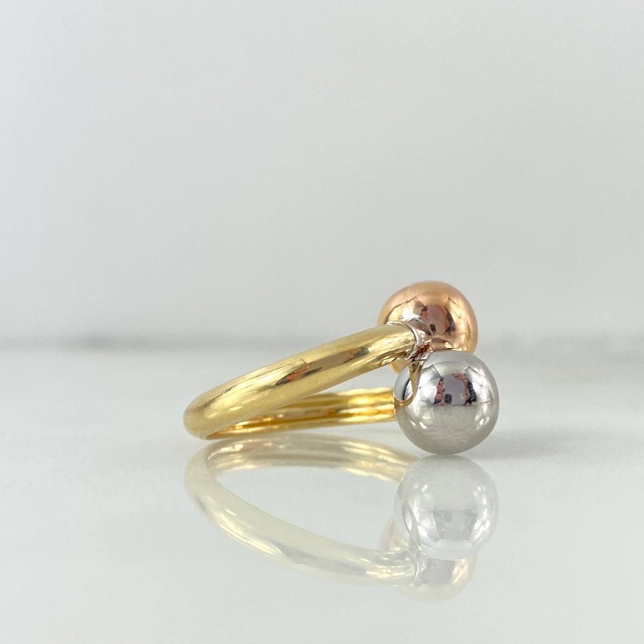 Anillo Tu y Yo 2.05gr / T8 / 8mm Bolas Lisas Tres Oros 18K