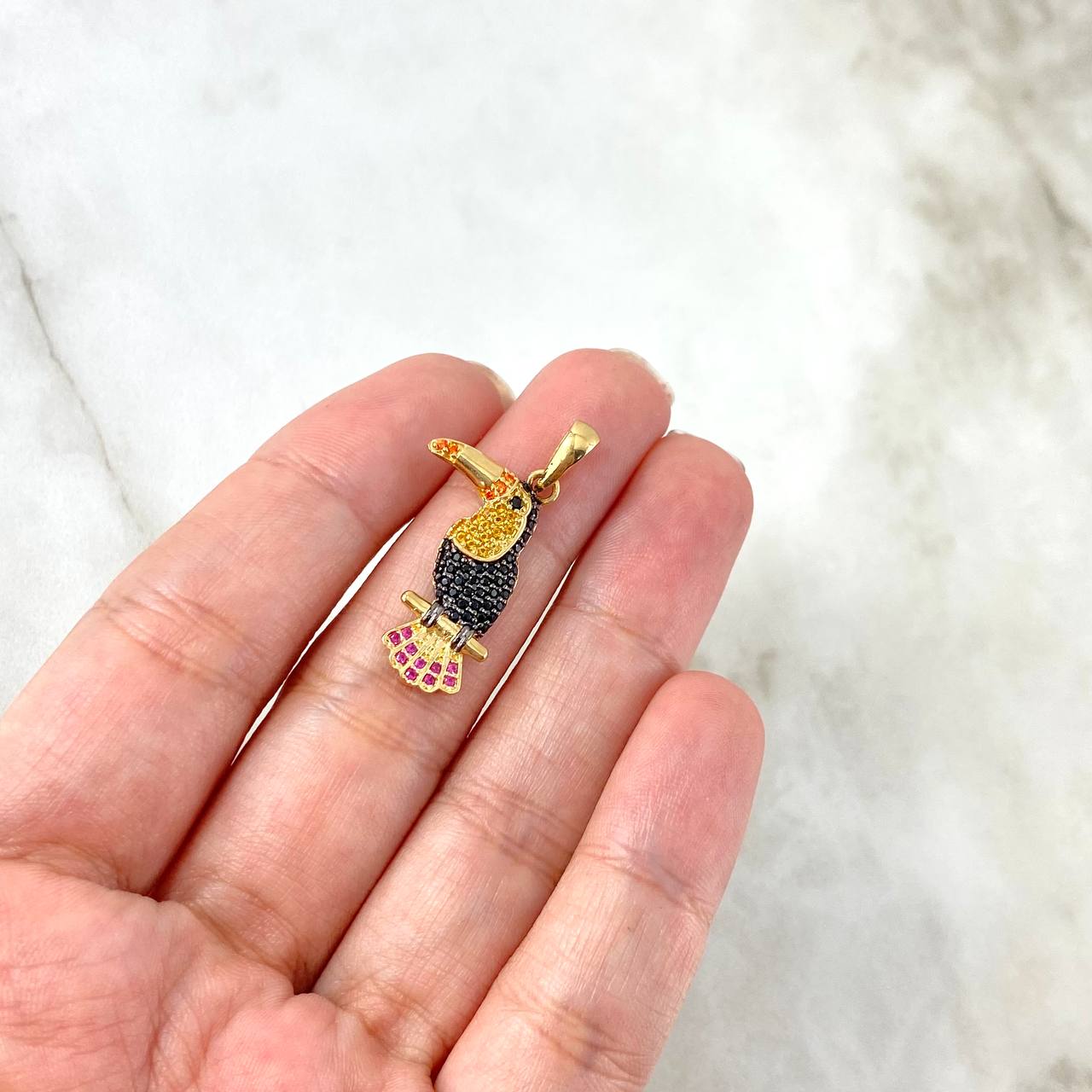 Pendant Tucan 2.4gr / 3cm / Orange Yellow Black Fuchsia Zircons Yellow Gold ©