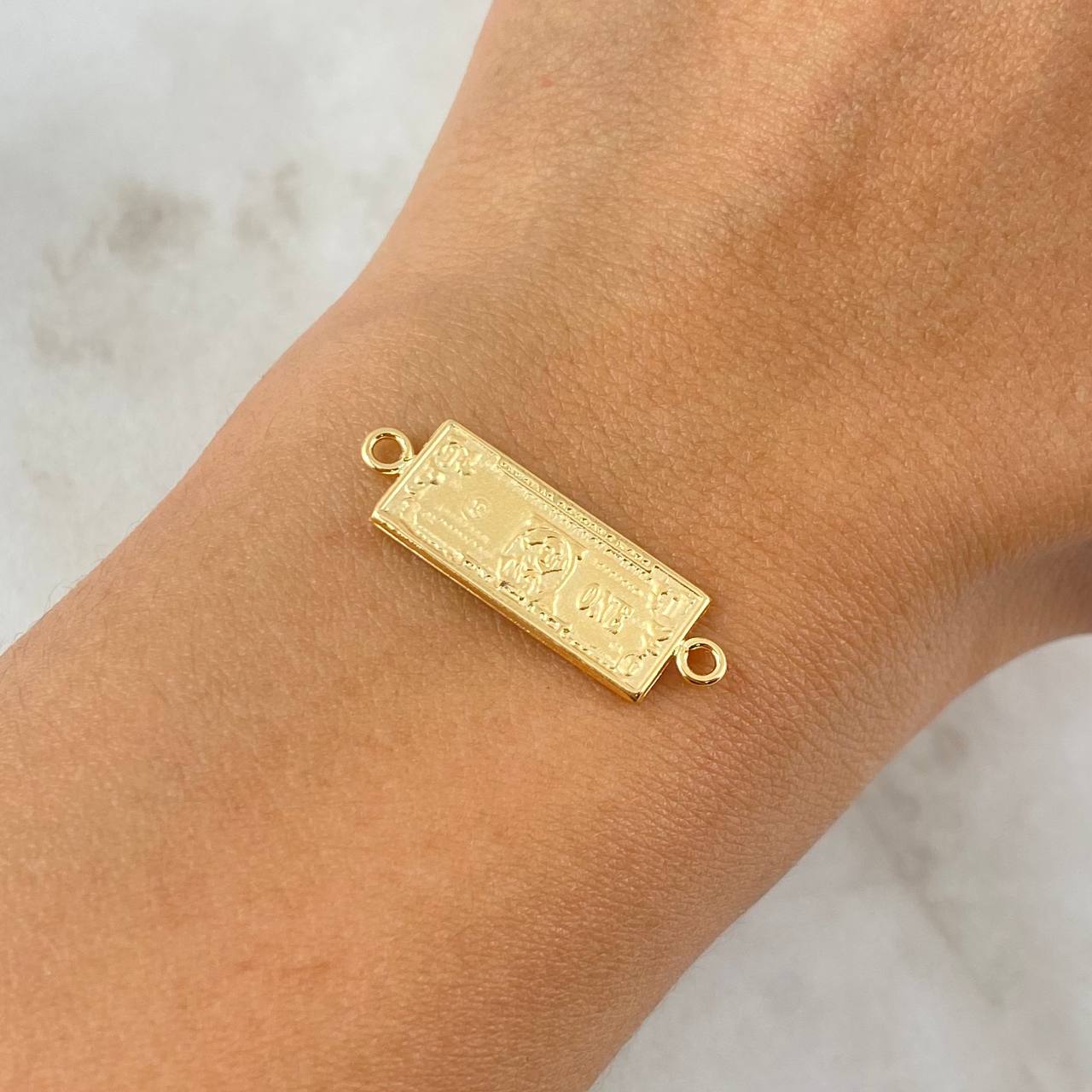 Charm Dollar 1.3gr / 2.7cm / 18K Yellow Gold Stamped ©