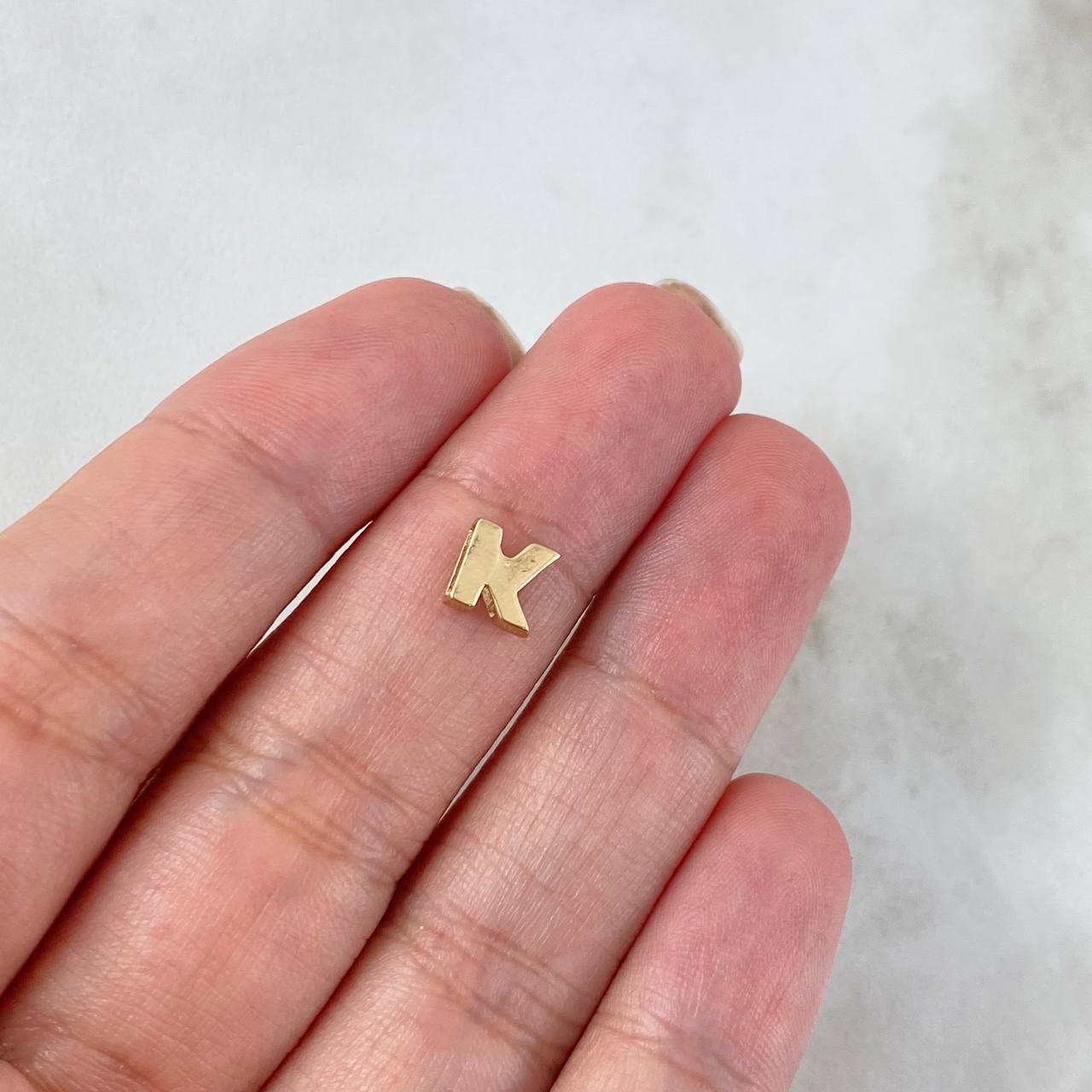 Herraje Letra K 0.35gr / 1/4 in / Oro Amarillo 18K