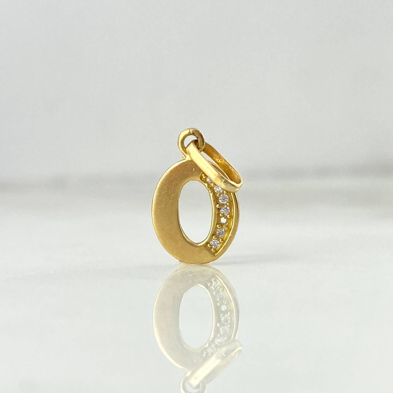 Pendant Letter O 1.0gr White Zircons Yellow Gold (Offer)