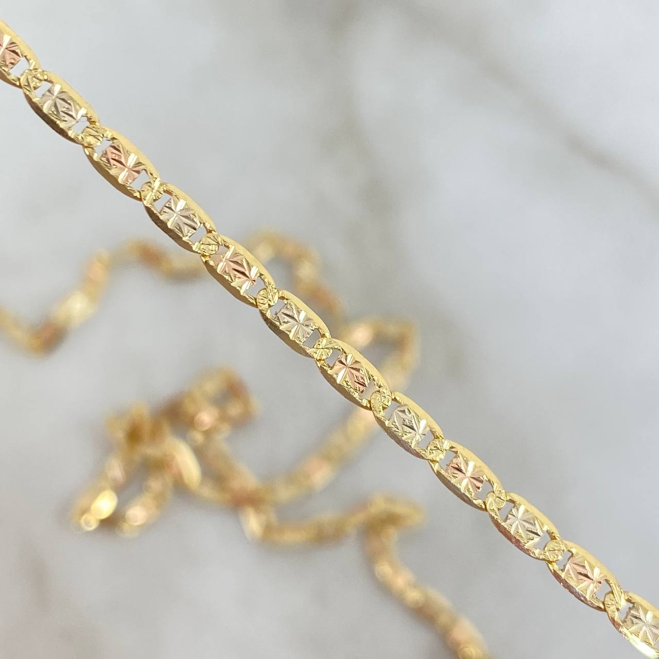 Cadena Plana Diamantada 7.35gr / 23 1/2 in / 2.8mm Tres Oros +3 18K